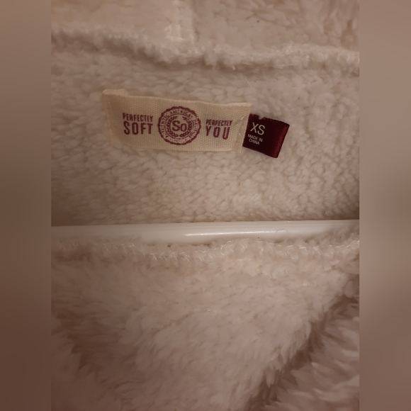 Fuzzy cowl neck pull over - Picture 3 of 3